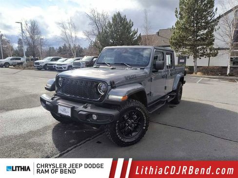 Used 2024 Jeep Gladiator Sport image 1