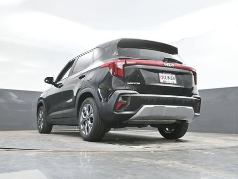 Used 2024 Kia Seltos LX AWD/4WD image 47