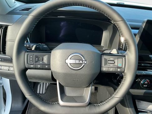 New 2026 Nissan Pathfinder SL image 12