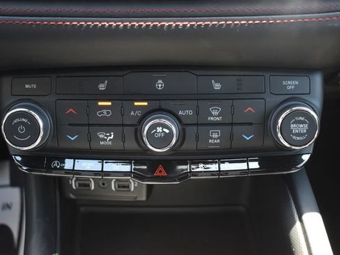 Used 2025 Dodge Durango GT AWD/4WD image 29