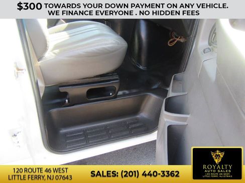 Used 2015 GMC Savana 2500 image 29