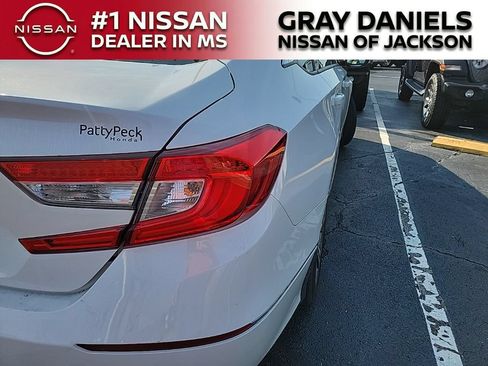 Used 2019 Honda Accord EX image 9