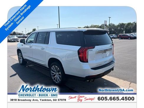 Used 2021 GMC Yukon XL Denali w/ Denali Premium Package AWD/4WD image 12