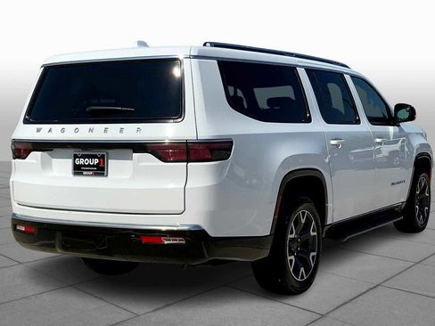 Used 2023 Jeep Wagoneer L Series III w/ Preferred Equipment Group image 12