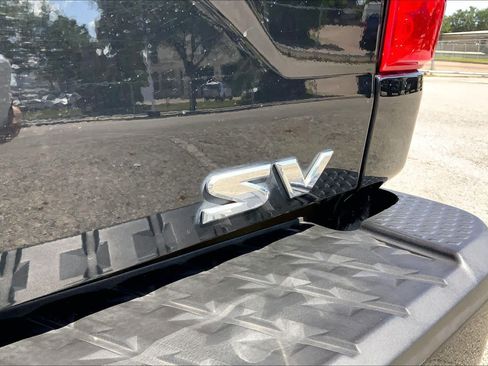 Used 2020 Nissan Titan SV w/ SV Convenience Package RWD image 10