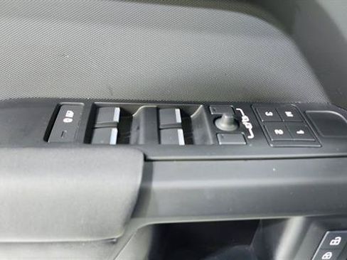 Used 2025 Land Rover Defender 110 S AWD/4WD image 20