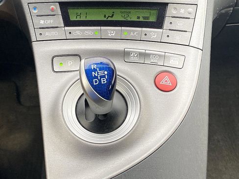 Used 2015 Toyota Prius Two image 18