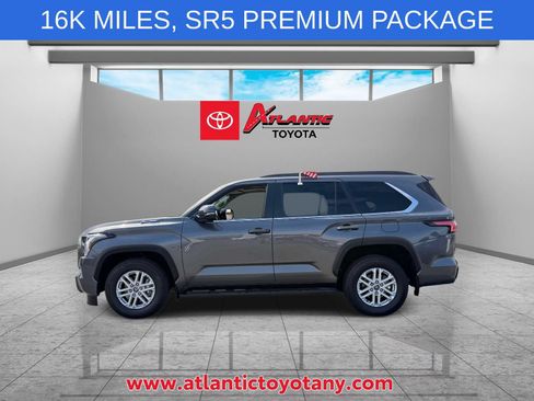 Used 2024 Toyota Sequoia SR5 w/ SR5 Premium Package AWD/4WD image 4