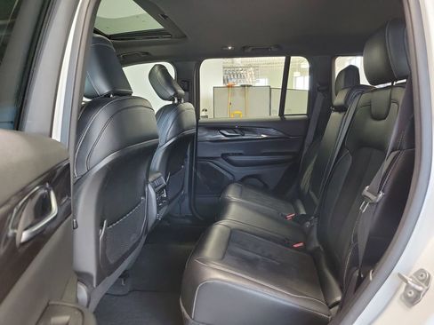 Used 2023 Jeep Grand Cherokee Altitude image 24