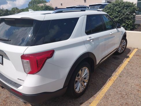 Used 2021 Ford Explorer Limited w/ Equipment Group 301A AWD/4WD image 4