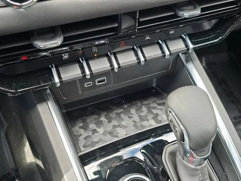 New 2026 GMC Canyon Elevation AWD/4WD image 17