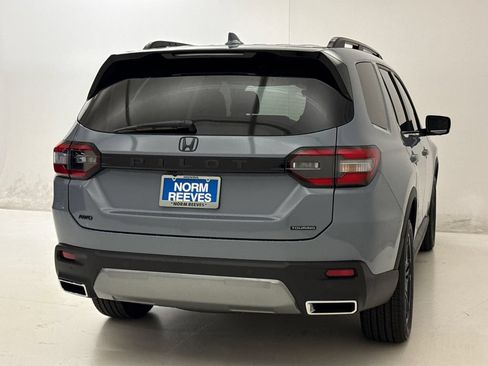 New 2026 Honda Pilot Touring image 9