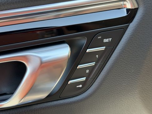 New 2026 Porsche Macan image 22