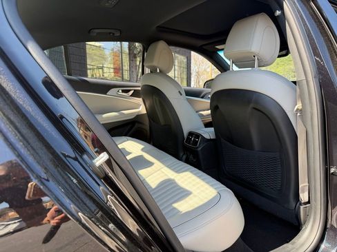 Used 2023 Genesis G70 2.0T w/ Sport Prestige Package image 38