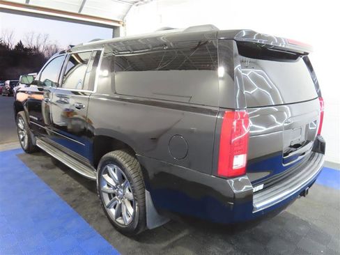 Used 2015 Chevrolet Suburban LTZ image 10
