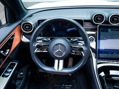 Used 2023 Mercedes-Benz GLC 300 4MATIC w/ AMG Line image 12