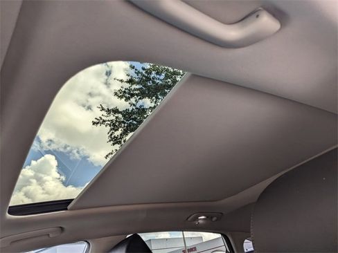 Certified 2019 Kia Cadenza Technology image 32