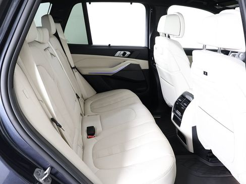 Used 2022 BMW X5 M50i AWD/4WD image 42