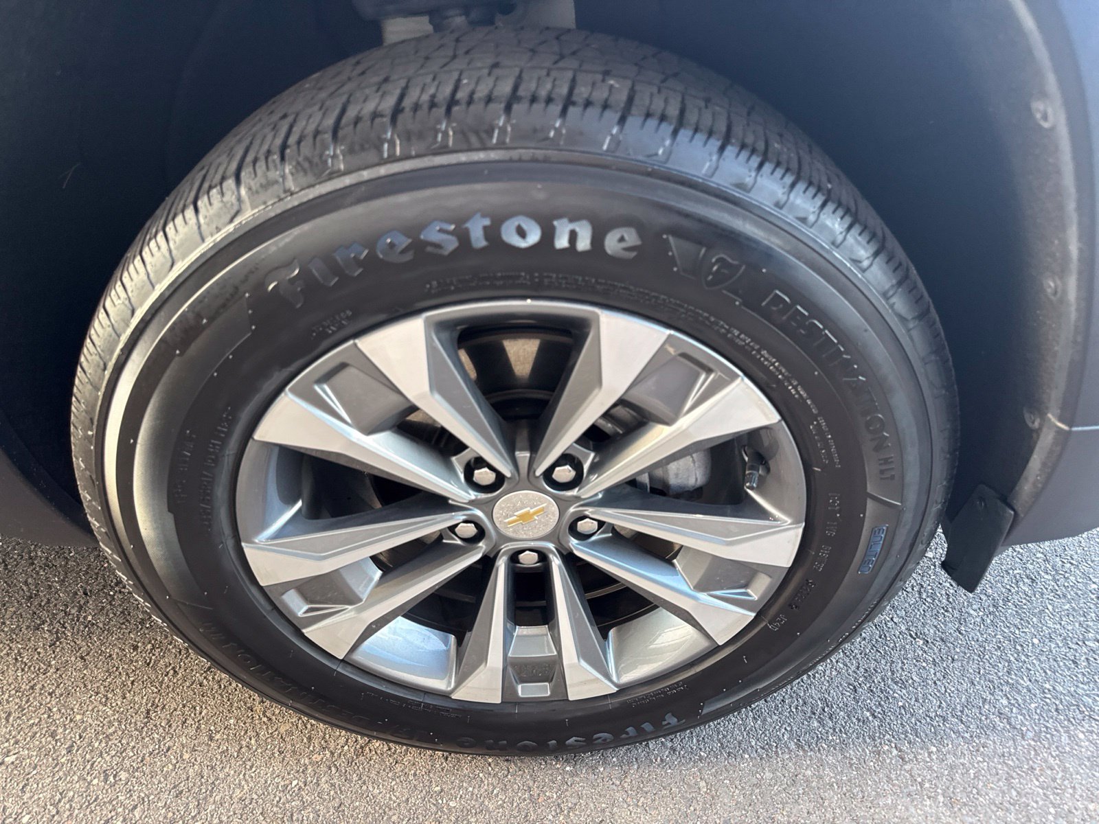 Used 2025 Chevrolet Equinox LT w/ Safety and Technology Package FWD image 12