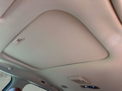 Used 2024 Kia Carnival SX Prestige image 11