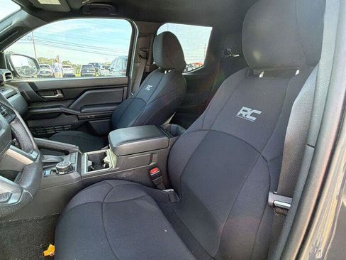 Used 2024 Toyota Tacoma TRD Off-Road w/ TRD Off Road Upgrade Package AWD/4WD image 10