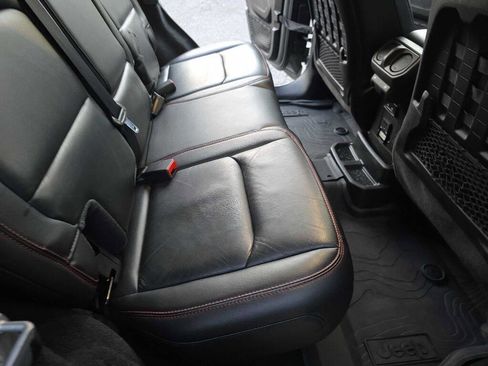 Used 2022 Jeep Wrangler Unlimited Rubicon w/ LED Lighting Group image 18