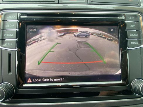 Used 2017 Volkswagen Tiguan S image 13