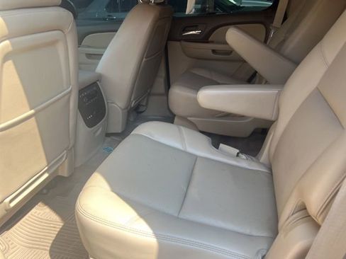 Used 2014 Chevrolet Tahoe LTZ image 10