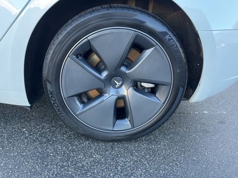 Used 2023 Tesla Model 3 Standard Range image 10