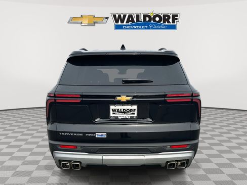 Used 2025 Chevrolet Traverse LT w/ Sun and Wheel Package image 5