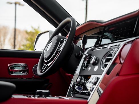 New 2026 Rolls-Royce Cullinan image 50