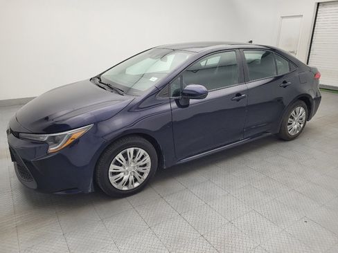 Used 2022 Toyota Corolla LE image 2
