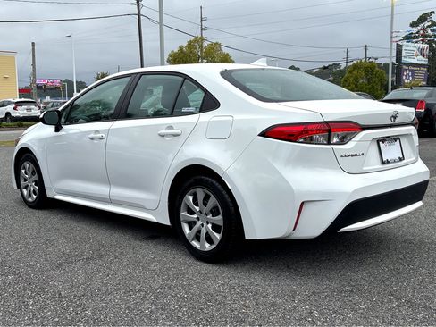 Used 2021 Toyota Corolla LE image 28