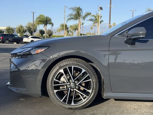 Used 2025 Toyota Camry XLE FWD image 25