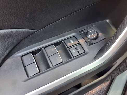 Used 2022 Toyota RAV4 XLE Premium AWD/4WD image 19