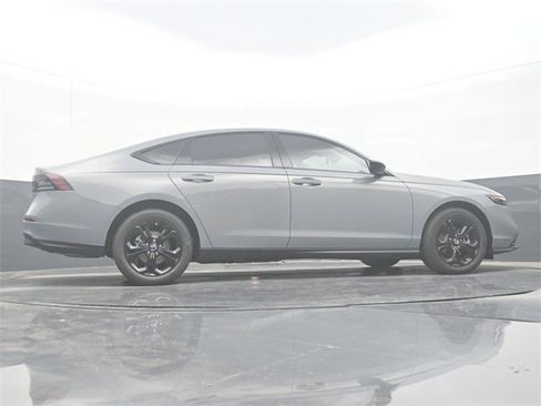 Certified 2025 Honda Accord SE image 32