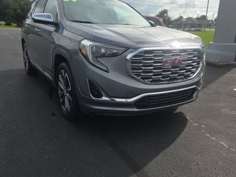 Used 2020 GMC Terrain Denali w/ LPO, Floor Liner Package AWD/4WD image 3