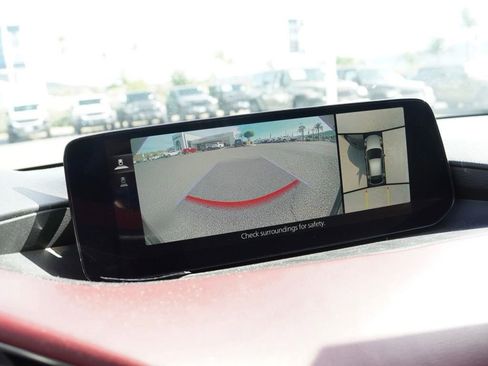 Used 2024 MAZDA MAZDA3 Hatchback w/Premium Plus Pkg image 17