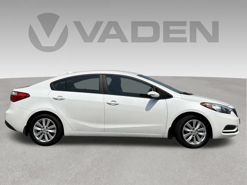 Used 2016 Kia Forte LX w/ LX Popular Plus Package FWD image 4