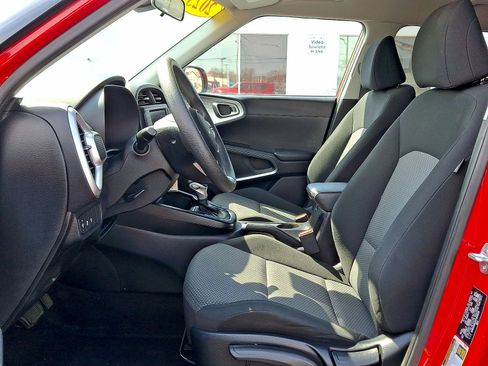 Used 2023 Kia Soul LX w/ LX Technology Package FWD image 20