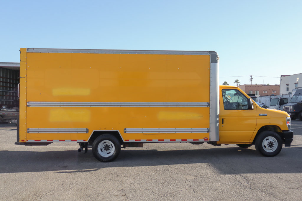 Used 2022 Ford E-350 and Econoline 350 Super Duty RWD image 11