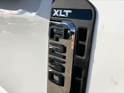 Used 2024 Ford F250 XLT image 27