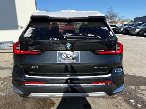 Used 2025 BMW X1 xDrive28i image 4