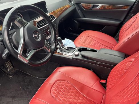 Used 2012 Mercedes-Benz C 250 Sedan image 4