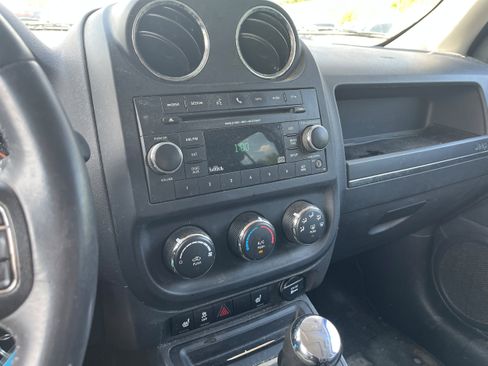 Used 2017 Jeep Patriot High Altitude AWD/4WD image 13