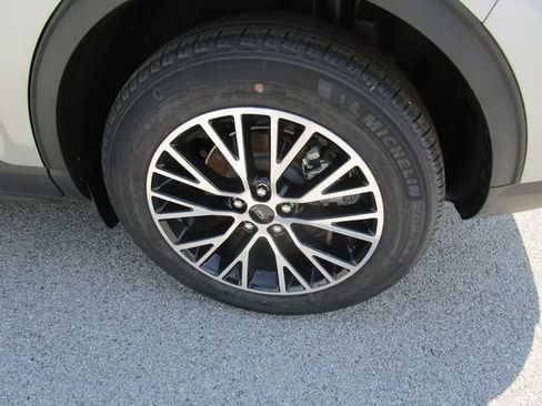 New 2024 Ford Escape SE w/ PHEV Premium Package image 9