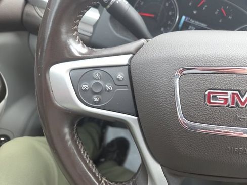 Used 2019 GMC Acadia SLT AWD/4WD image 16