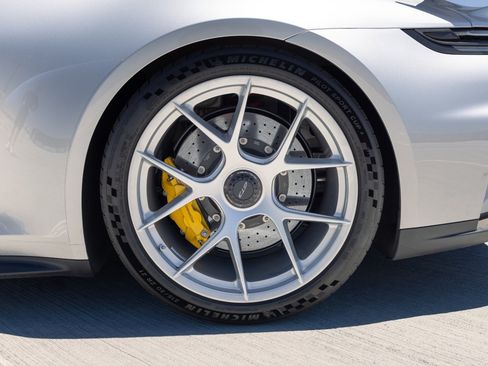 Used 2026 Porsche 911 GT3 RWD image 16