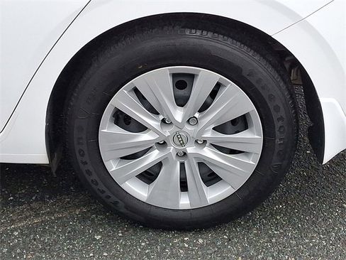 Used 2024 Nissan Sentra S image 27