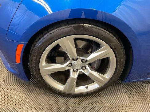 Used 2018 Chevrolet Camaro SS RWD image 9